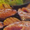 Grillezett hal grillezett paprikval s prolt rpval